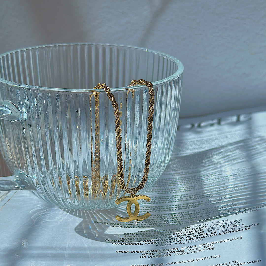 CHANEL CLASSIC. Reworked Gold CC Pendant Necklace IMPERFECT