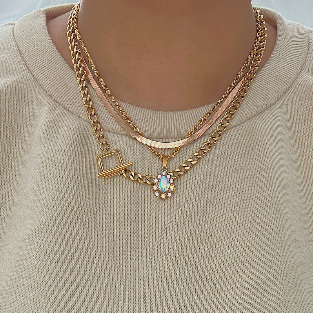 ARISTOCRAT. AB Crystal Teardrop Pendant Necklace