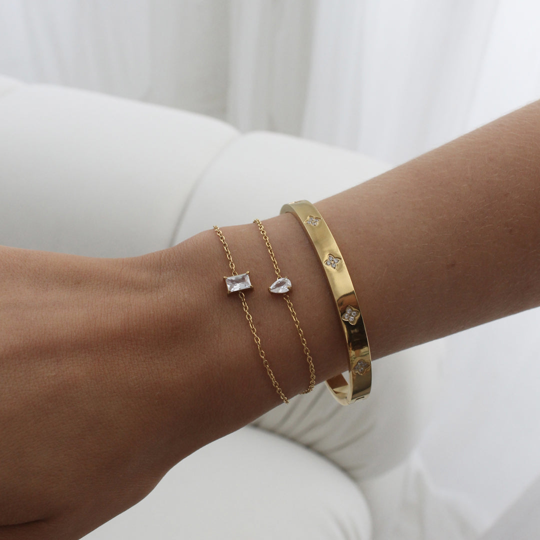 BLOSSOM. Gold Crystal Clover Bangle