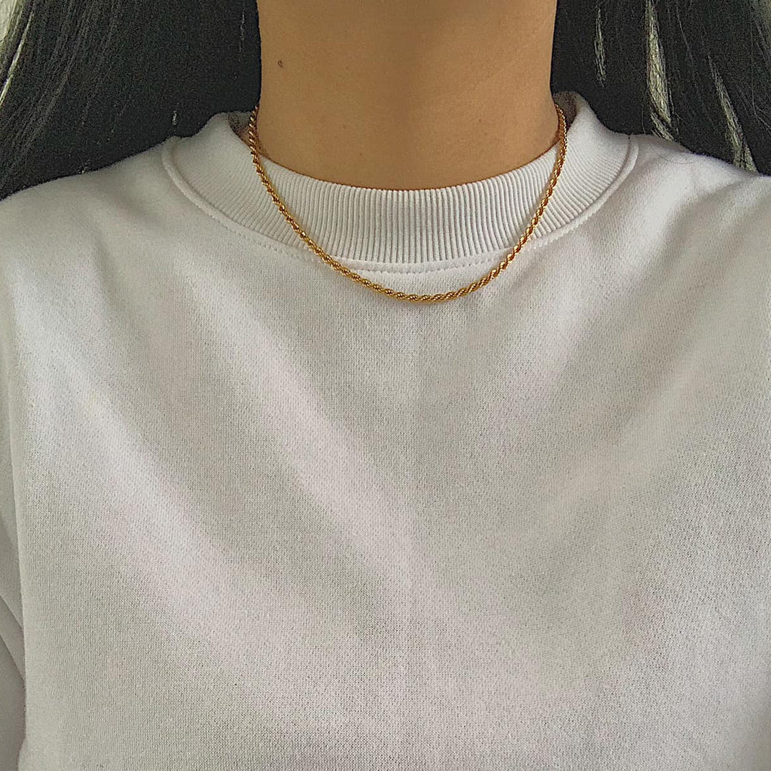 ASSISI. Dainty Gold Rope Necklace