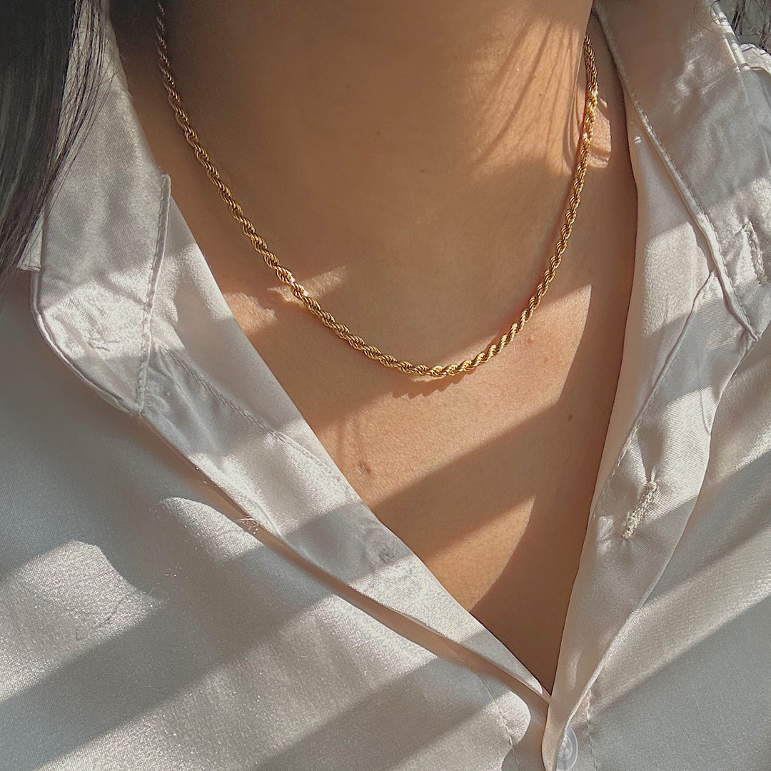 ASSISI. Dainty Gold Rope Necklace
