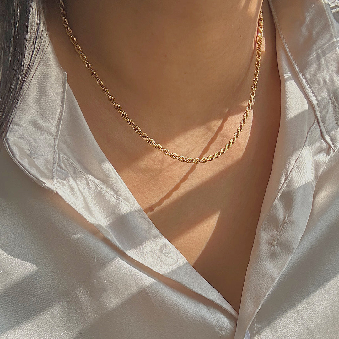 ASSISI. Dainty Gold Rope Necklace