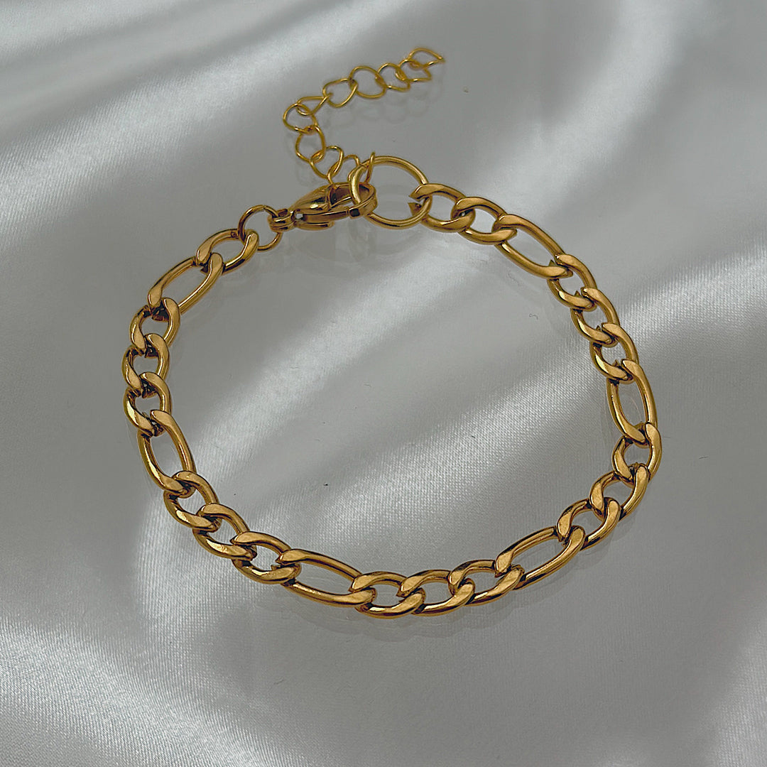 MOZART. Gold Figaro Chain Bracelet