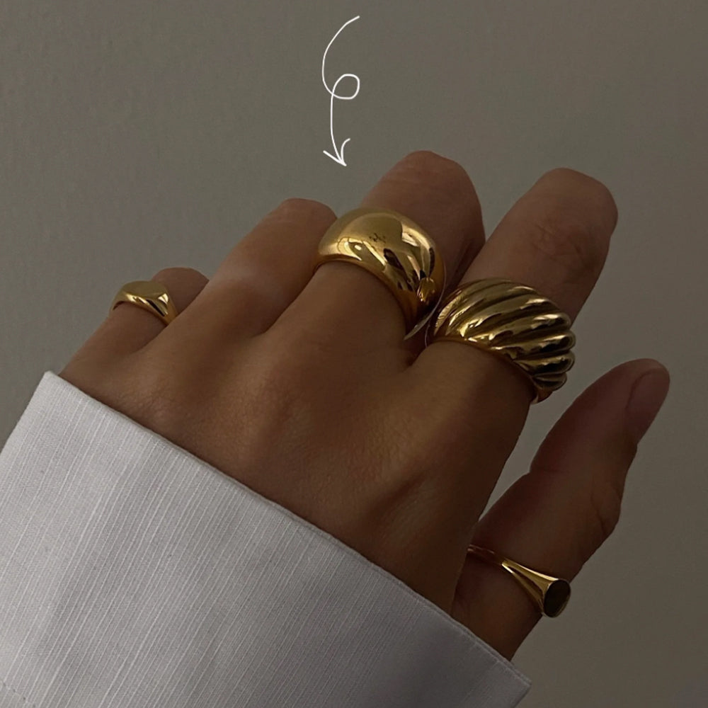 ROMAN. Gold Dome Ring