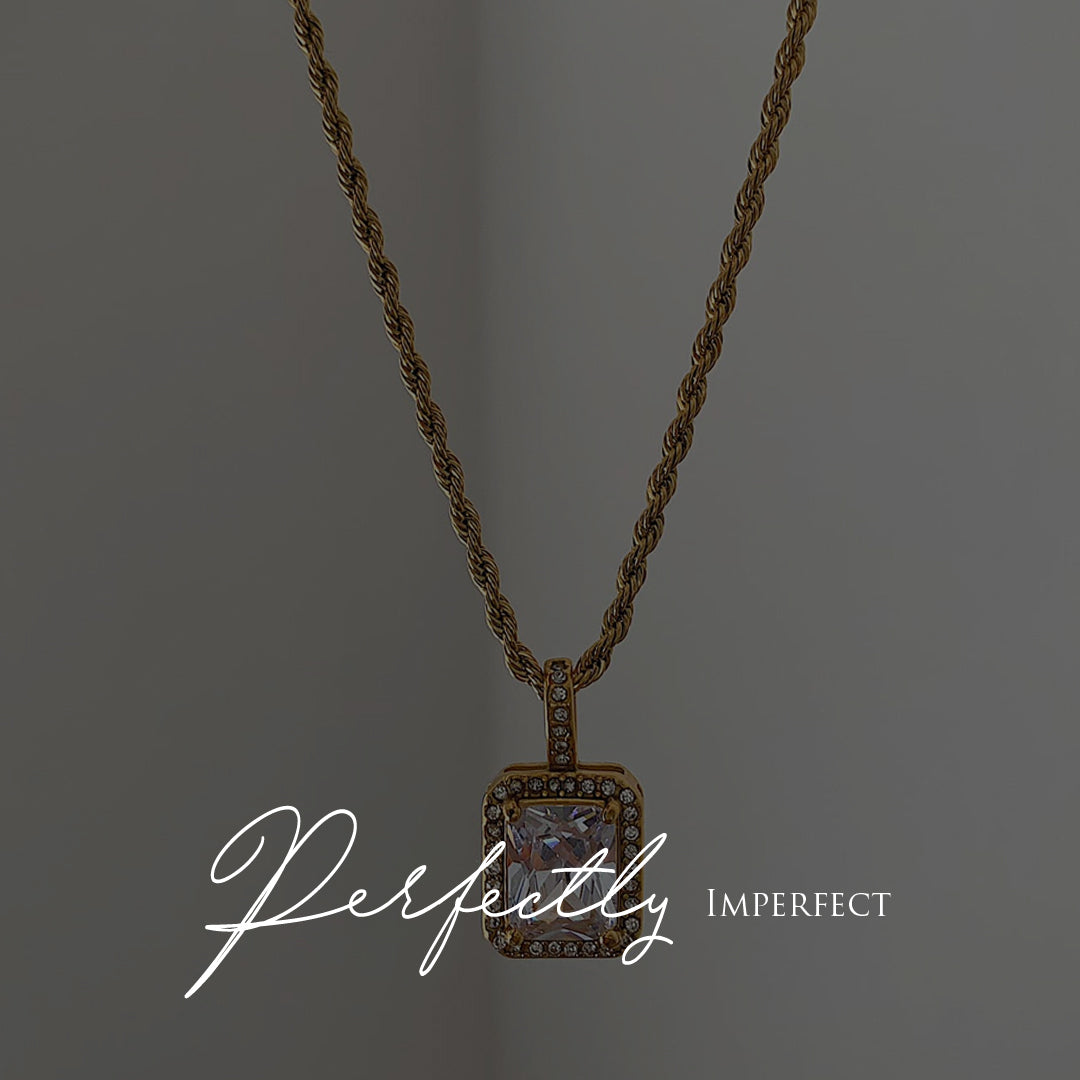MILLION. Clear Crystal Necklace IMPERFECT