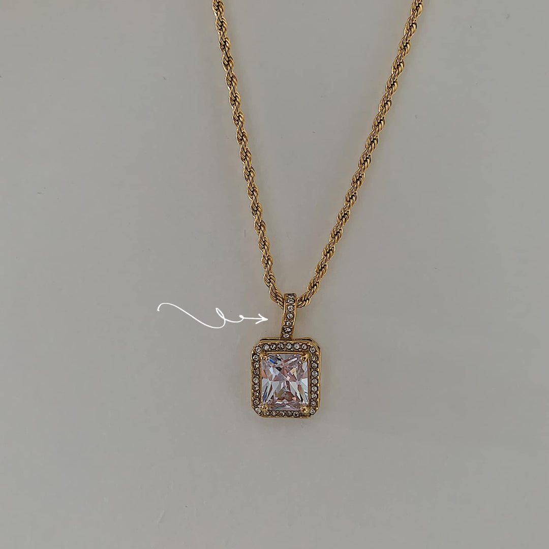 MILLION. Clear Crystal Necklace IMPERFECT
