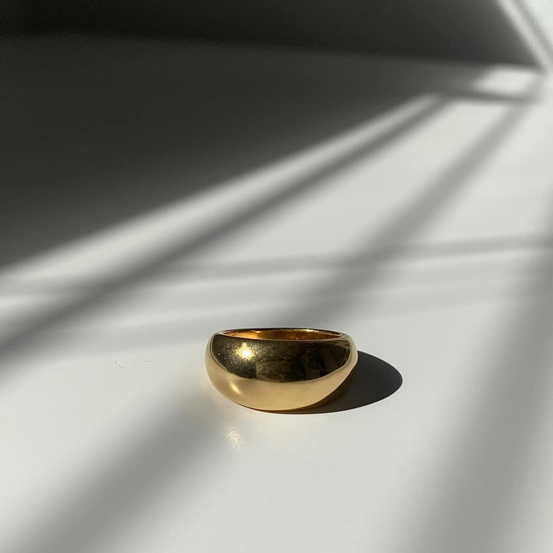 ROMAN. Gold Dome Ring