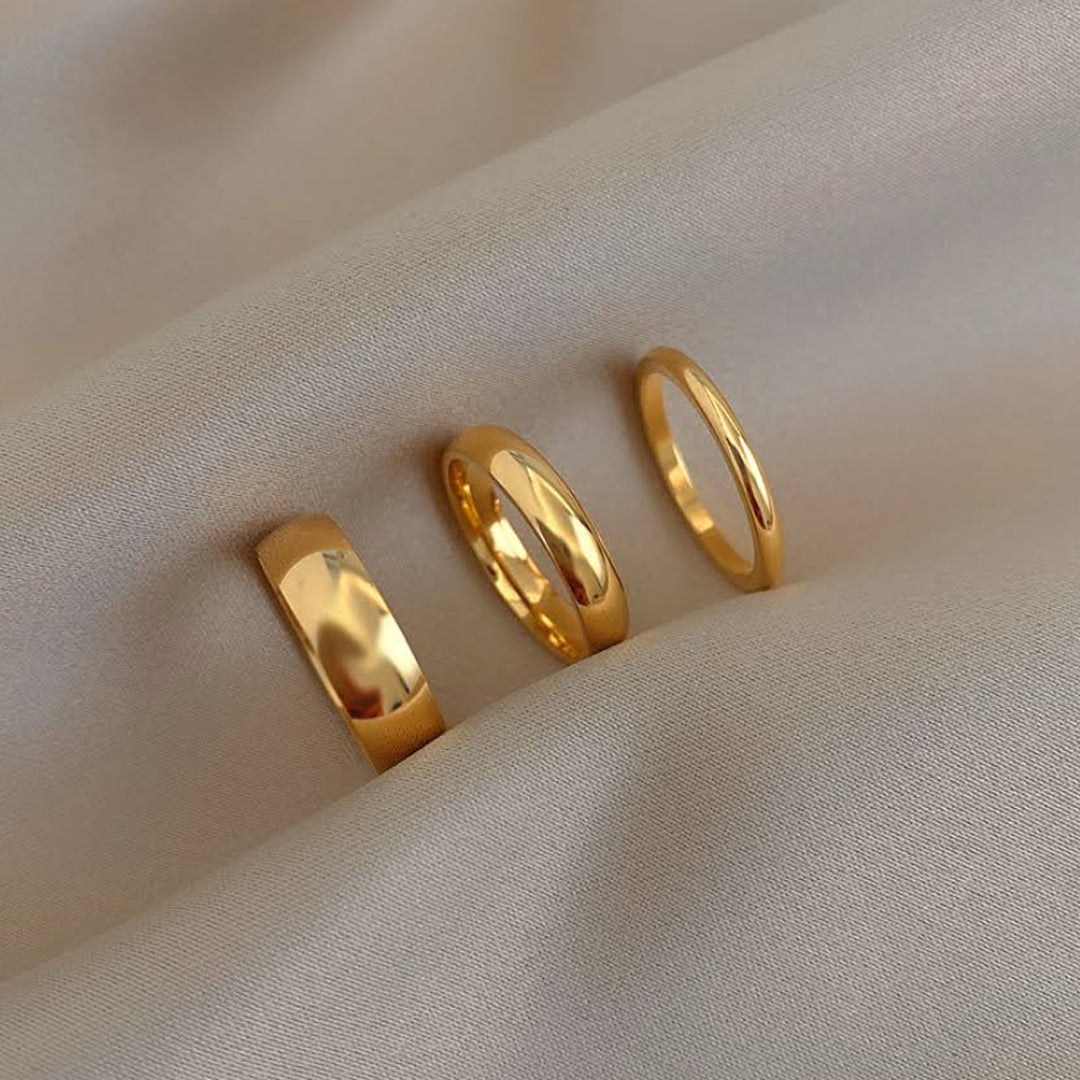 SIGNATURE. 3 x Gold Stacking Ring Set
