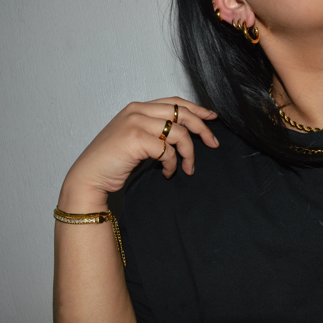 SIGNATURE. 3 x Gold Stacking Ring Set