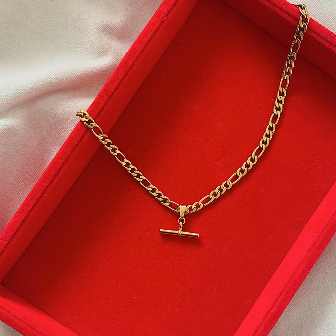 TITAN. Gold T Bar Necklace