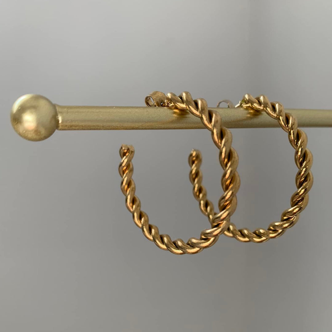 TRESSER. Gold Twist Hoop Earrings