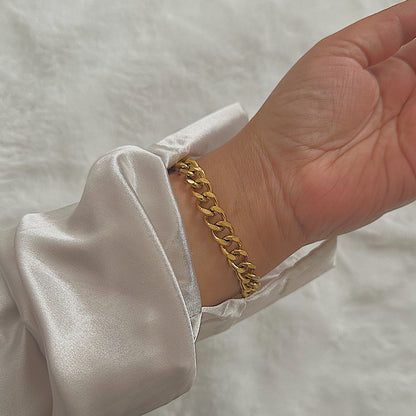 KINGSLEY. Chunky Gold Chain Bracelet