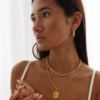 1970. Gold Rope Necklace