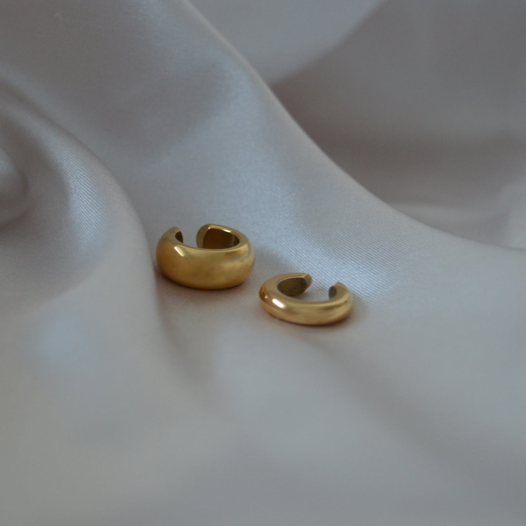 A LA MODE. Gold Chunky Cuff Earring Set