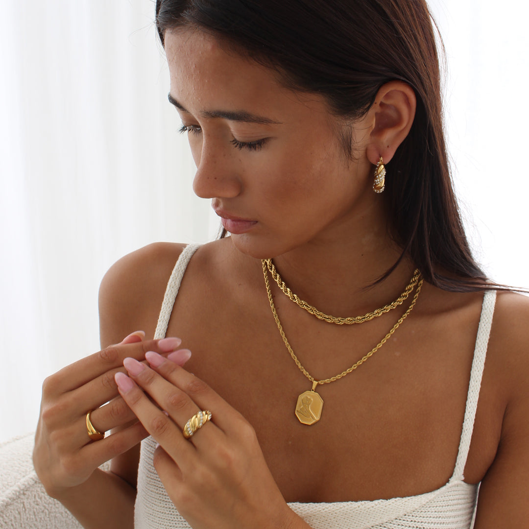 APHRODITE. Gold Woman's Body Pendant Necklace