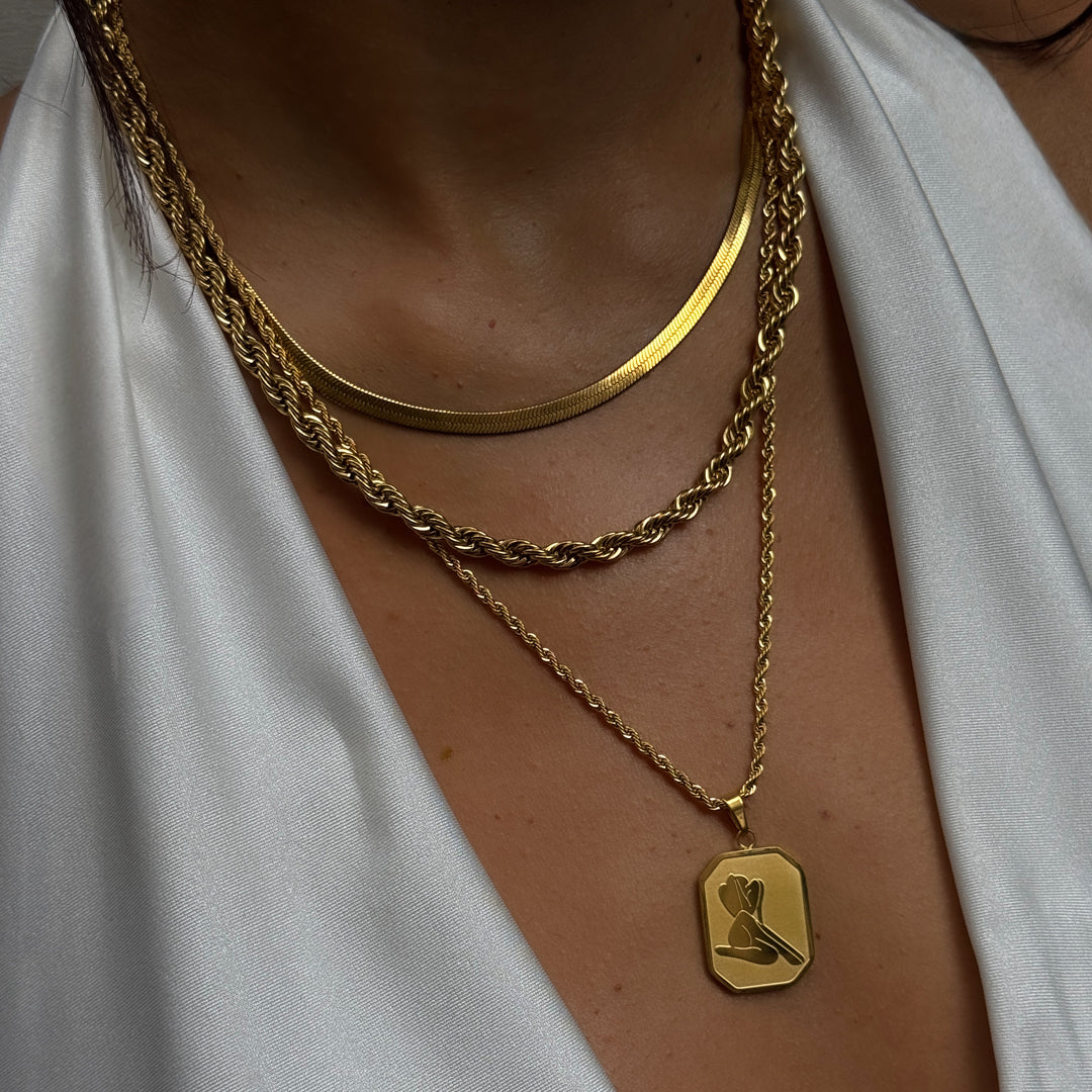 SERPENTINE ORO. Gold Snake Chain Necklace