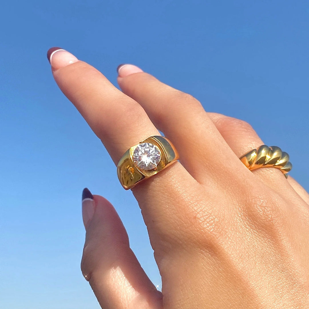 ATELIER. Gold Crystal Dome Ring