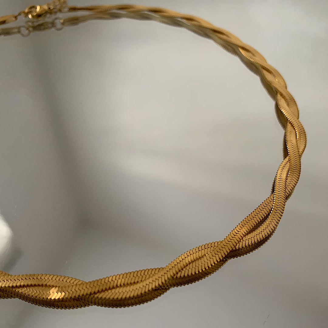 AURYN. Gold Twist Snake Chain Necklace