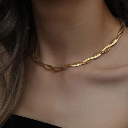 AURYN. Gold Twist Snake Chain Necklace