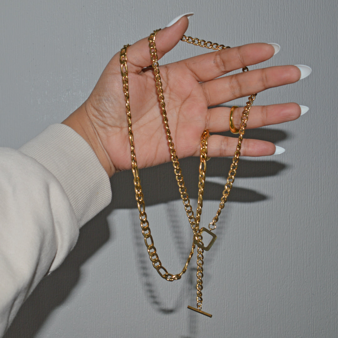 CEASER. Gold T Bar Toggle Necklace