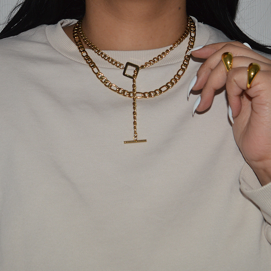 CEASER. Gold T Bar Toggle Necklace