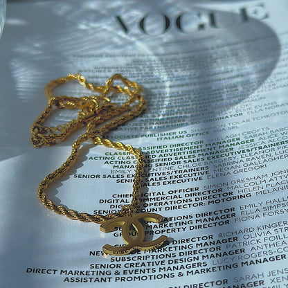 CHANEL CLASSIC. Reworked Gold CC Pendant Necklace IMPERFECT