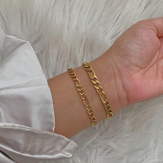 HAMLET. Gold Figaro Chain Bracelet Set