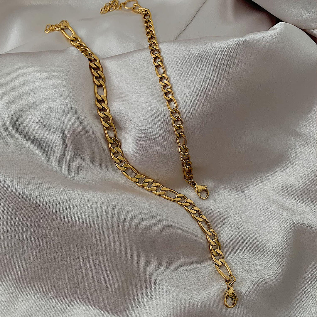HAMLET. Gold Figaro Chain Bracelet Set