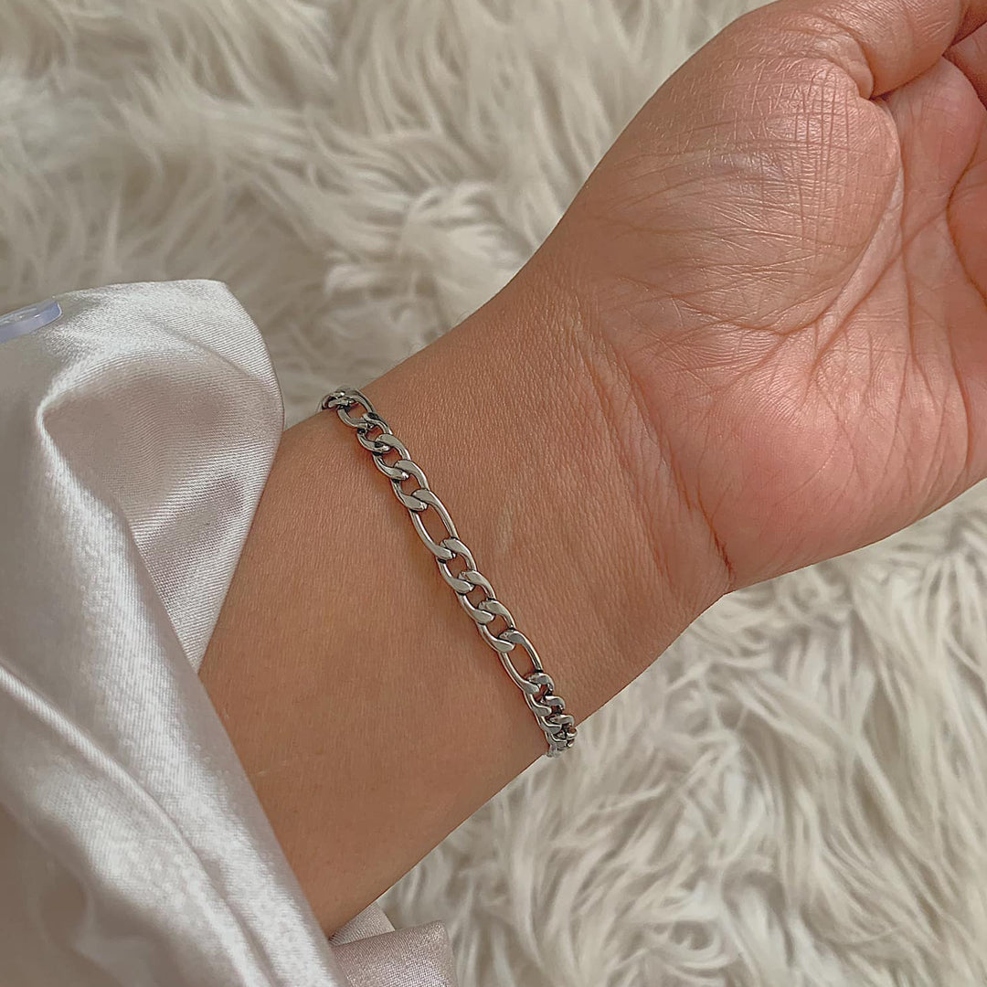 HENRICK. Silver Figaro Chain Bracelet Set
