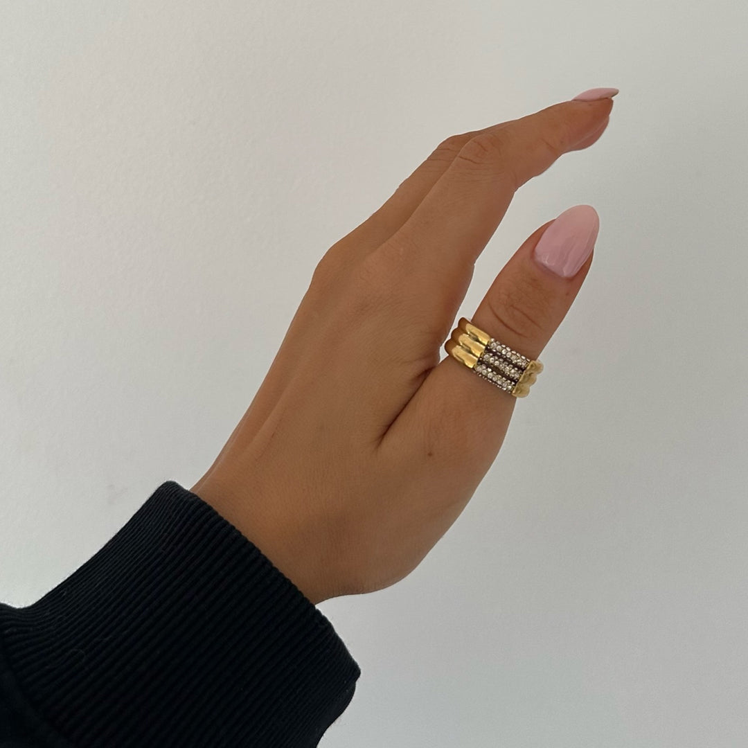 CRYSTAUX. Gold Crystal Barrell Ring