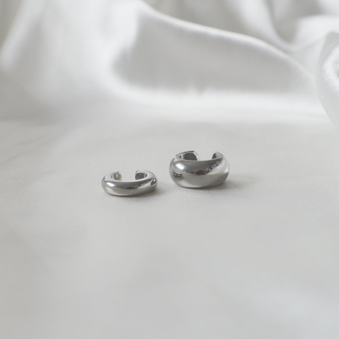D'OREILLE. Silver Chunky Cuff Earring Set