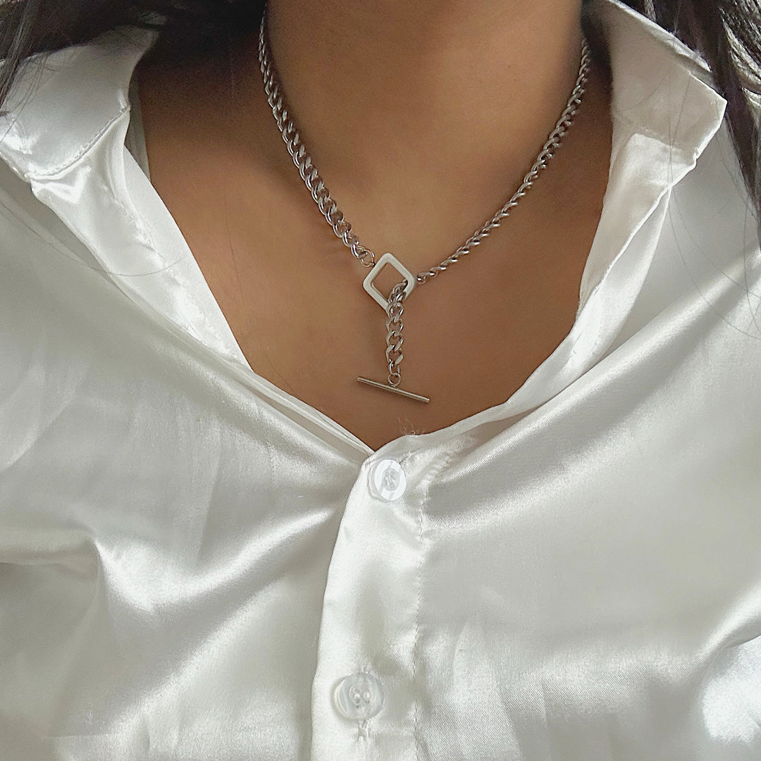 DEMETRIUS. Silver T Bar Toggle Necklace