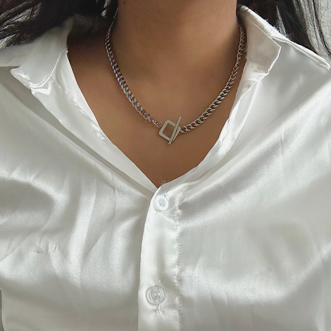 DEMETRIUS. Silver T Bar Toggle Necklace