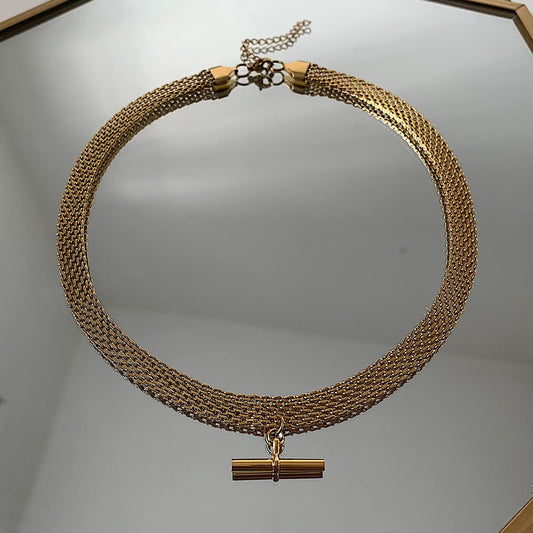 EMIRATI. Gold T-Bar Mesh Chain Necklace