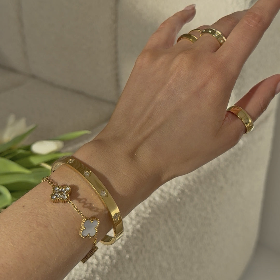 EMPRESS. White Crystal Gold Clover Bracelet