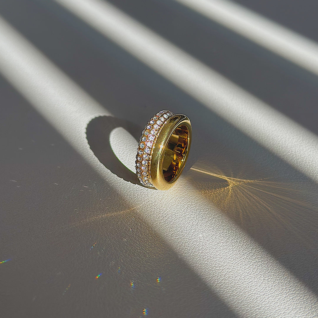 ESTATE. Gold Crystal Dome Ring