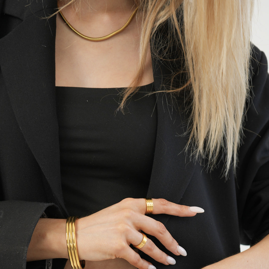 BASELINE. Gold Round Snake Chain Necklace