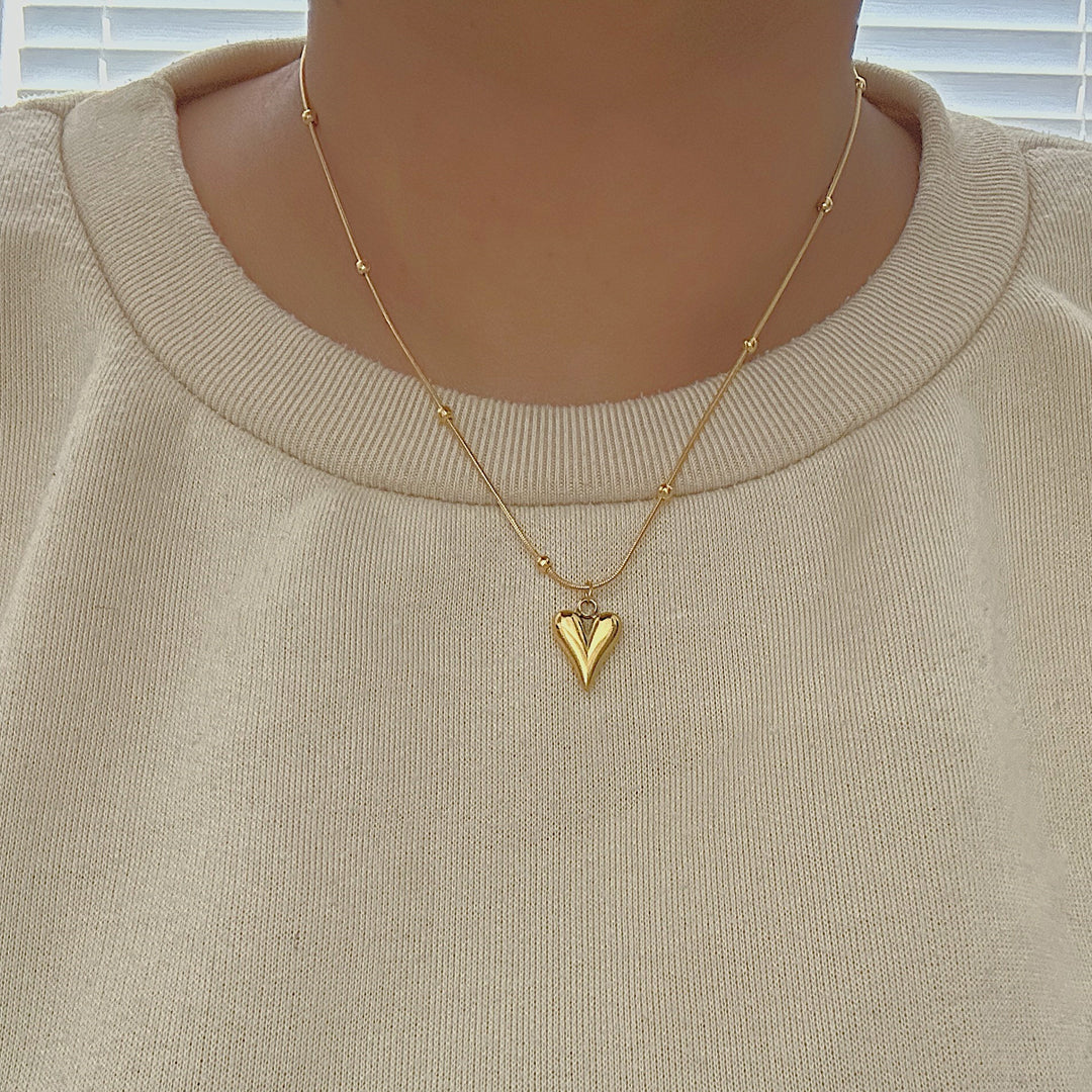 JULIETTE. Dainty Gold Heart Necklace