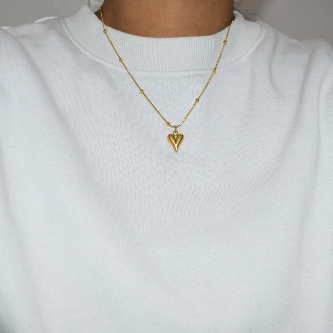 JULIETTE. Dainty Gold Heart Necklace