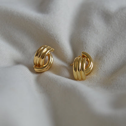 LISSOME. Gold Ribbed Knot Stud Earrings