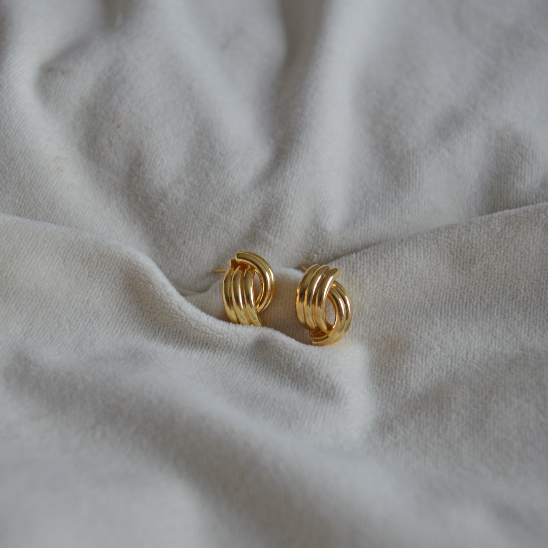 LISSOME. Gold Ribbed Knot Stud Earrings