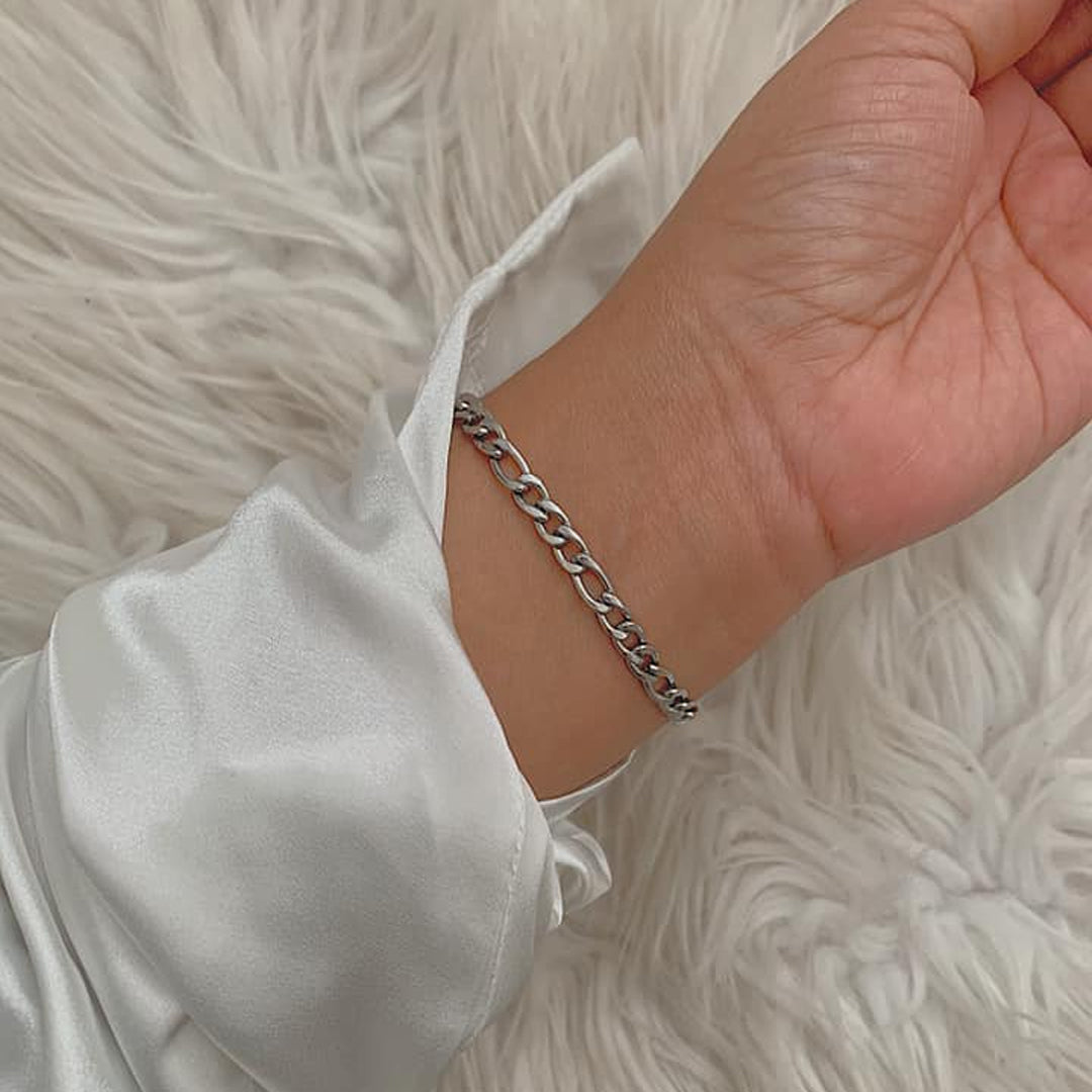 LUDWIG. Silver Figaro Chain Bracelet