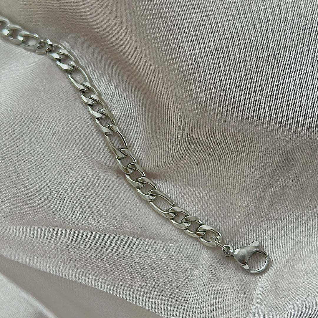 LUDWIG. Silver Figaro Chain Bracelet