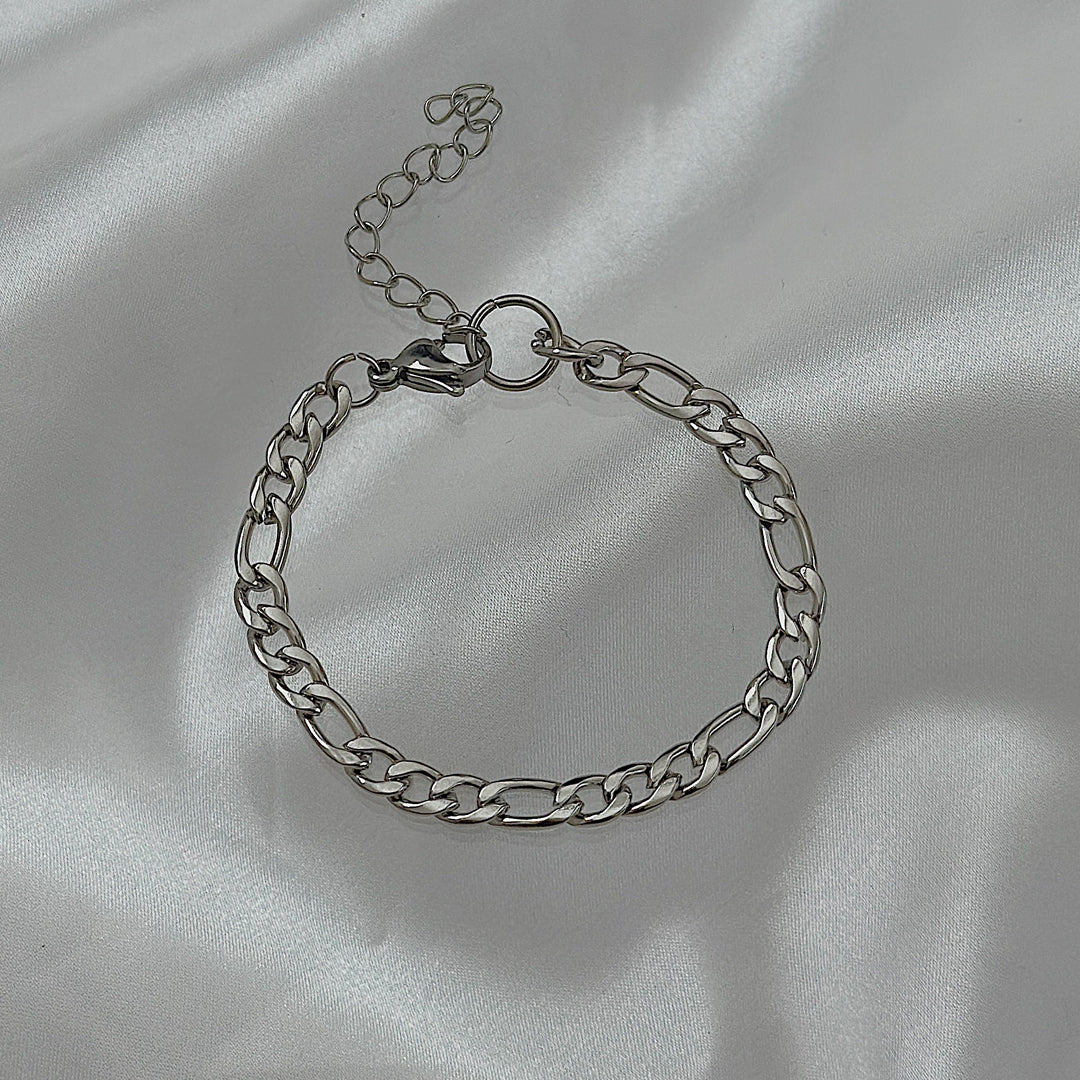 LUDWIG. Silver Figaro Chain Bracelet