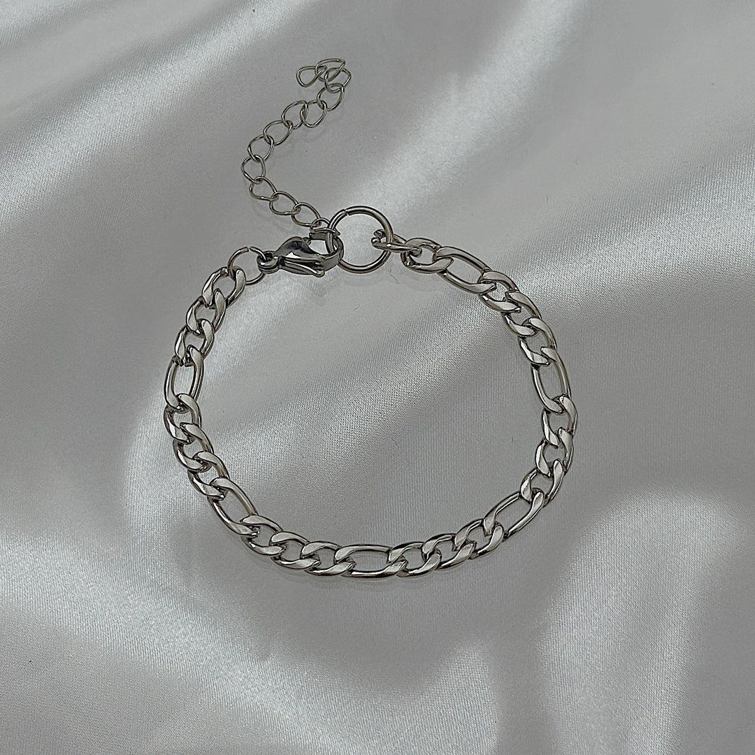 ARTISTE. 3 Piece Dainty Bracelet Set