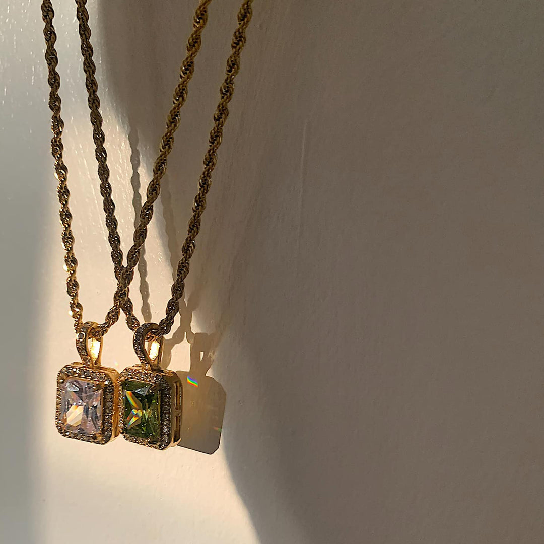 MILLION. Clear Crystal Necklace IMPERFECT