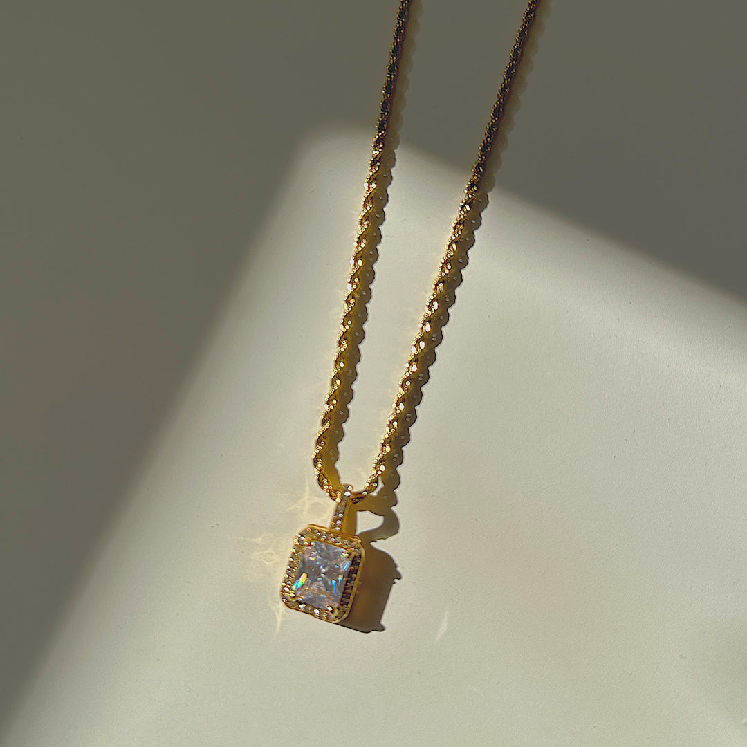 MILLION. Clear Crystal Necklace
