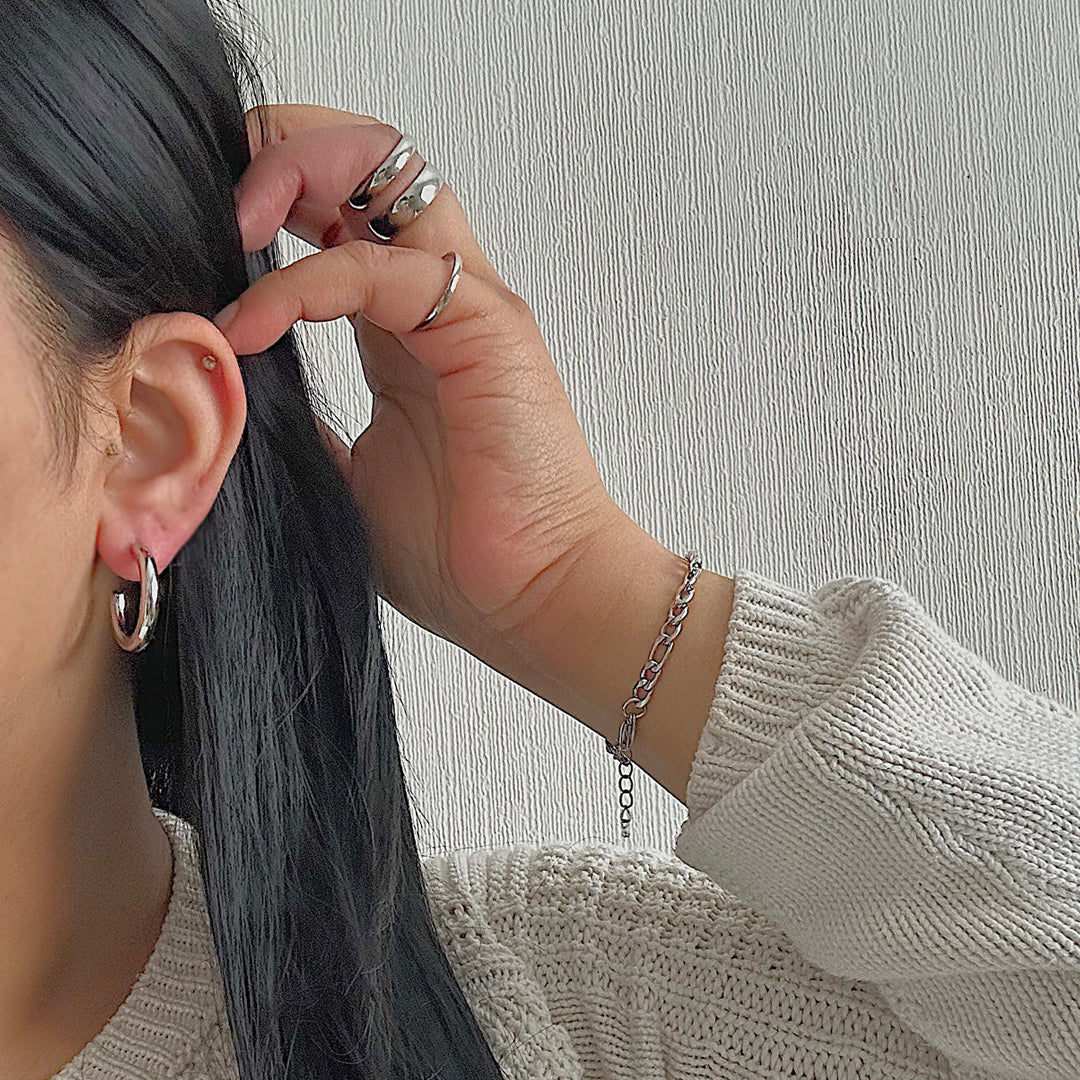 OCULUS. Silver Thick Hoop Earrings