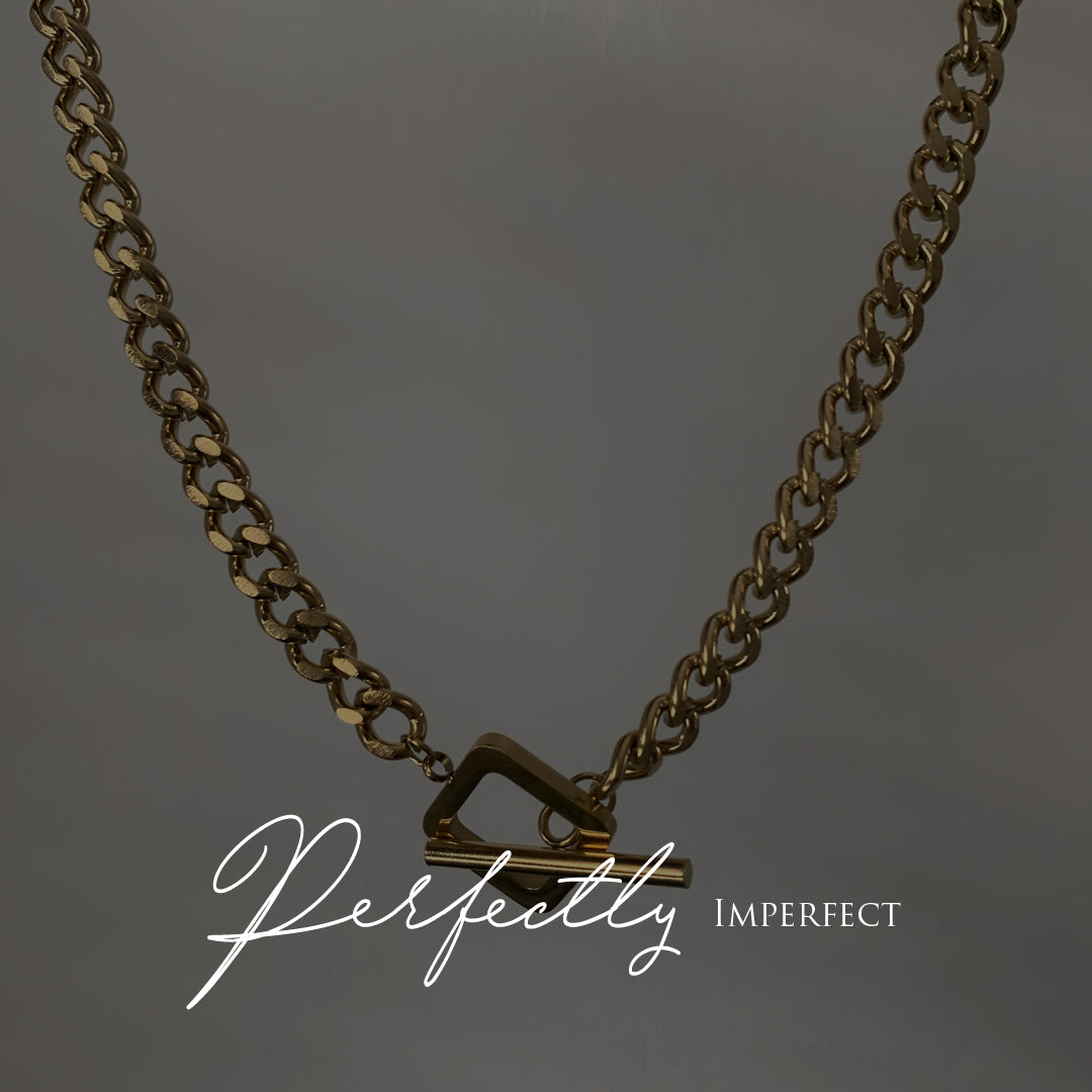 CEASER. Gold T Bar Toggle Necklace IMPERFECT
