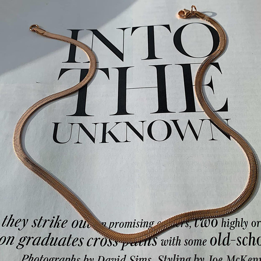 SERPENTINE IROZI. Rose Gold Snake Chain Necklace